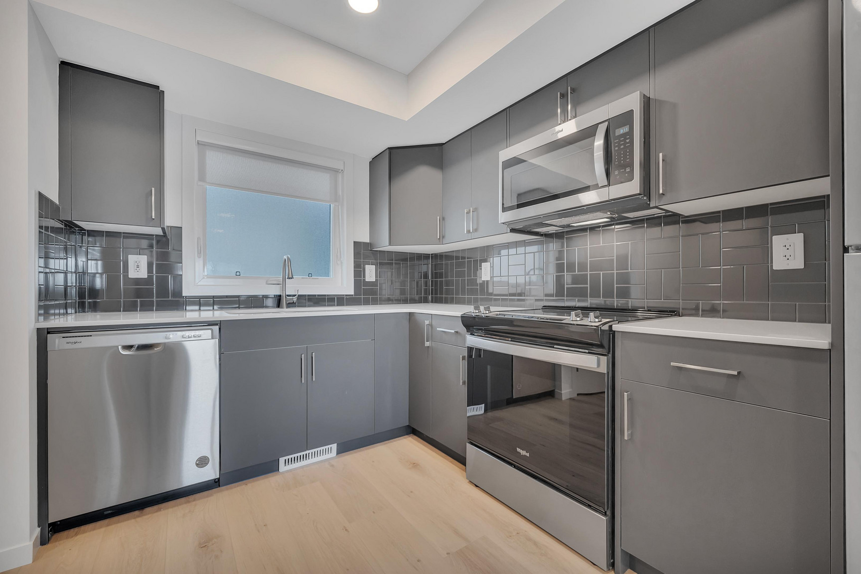 8132-G 227 Street NW - Photo 4