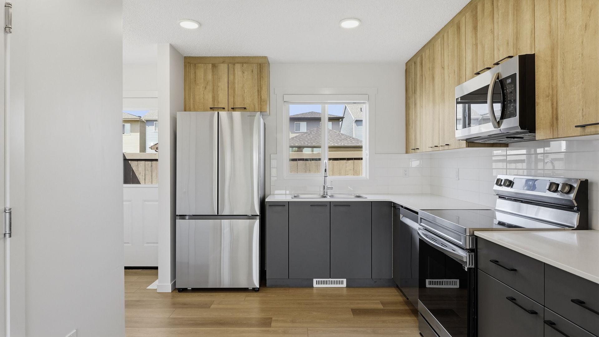 2812-M 192 Street NW - Photo 2