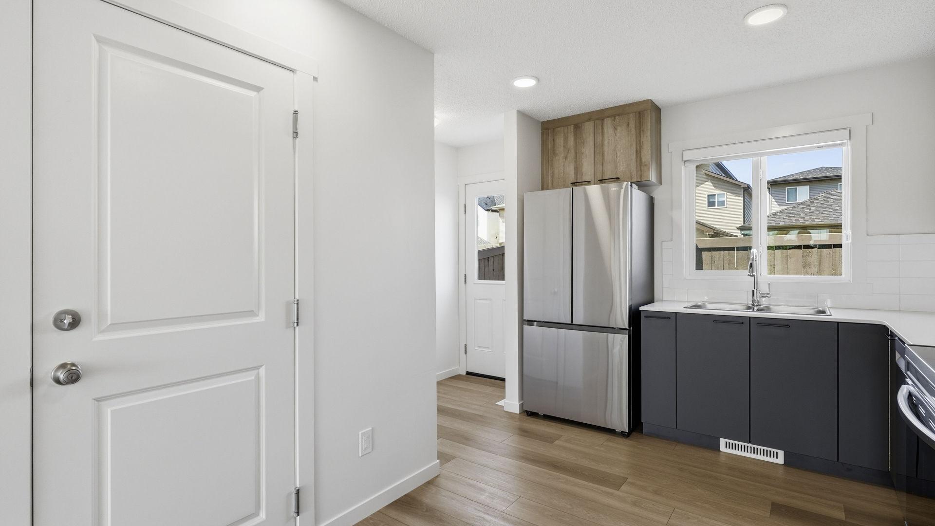 2812-M 192 Street NW - Photo 3