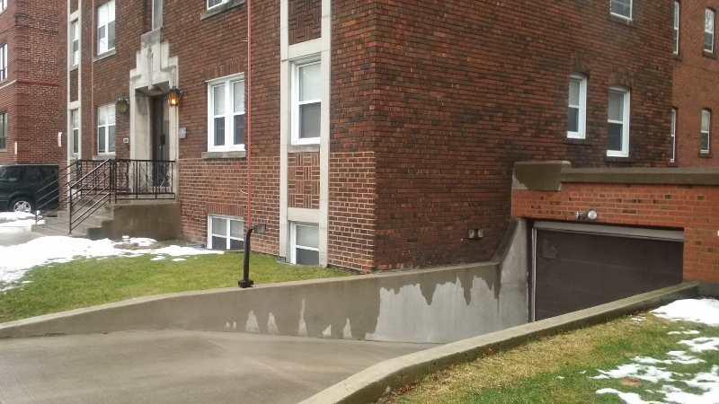 1600 Bathurst  - Photo 2