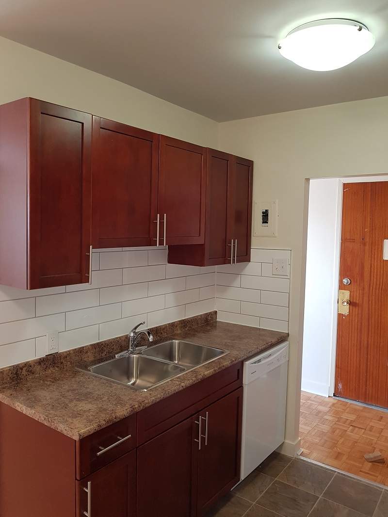 304 Stradbrook  - Photo 3