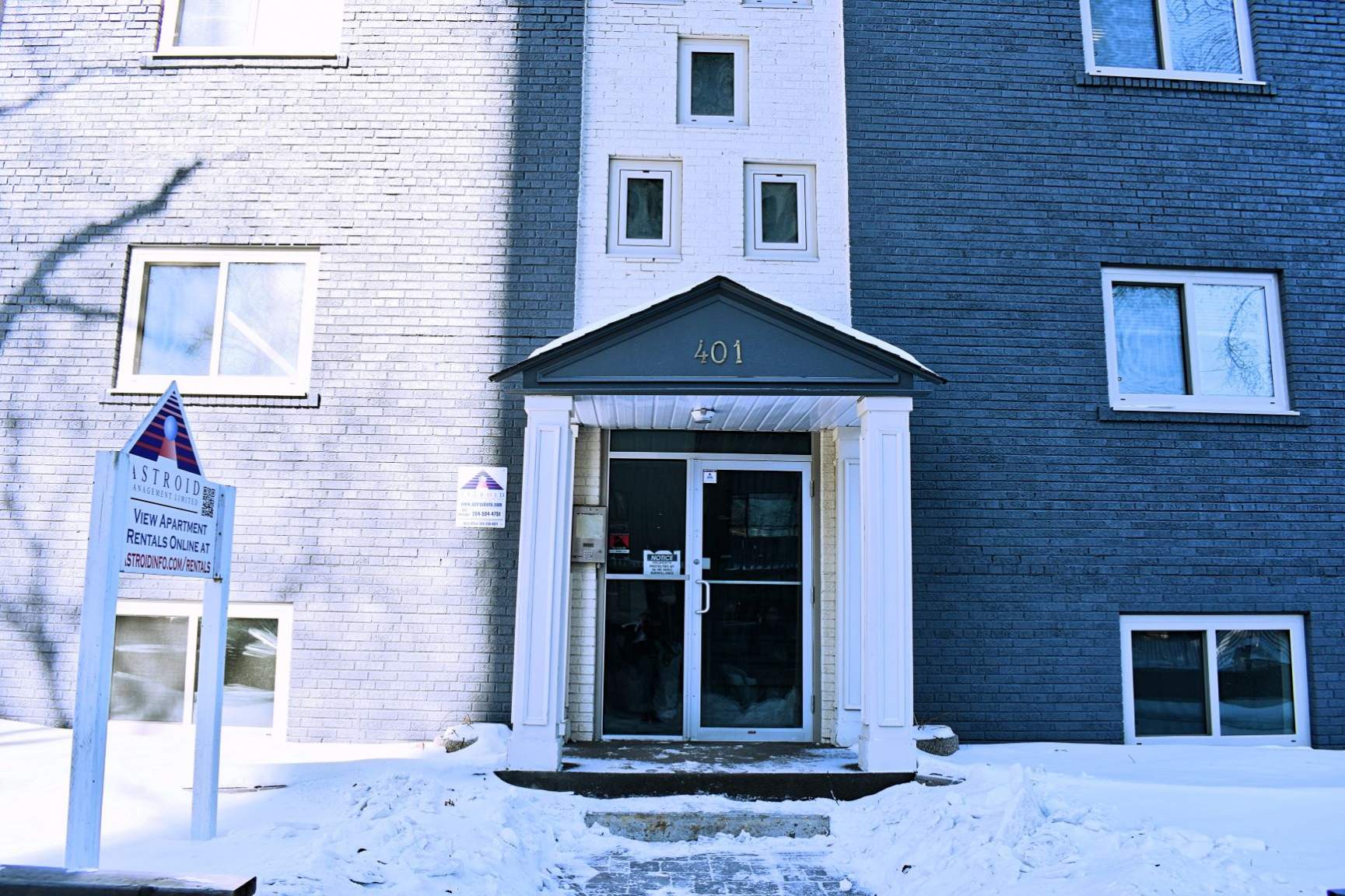 401 Stradbrook 