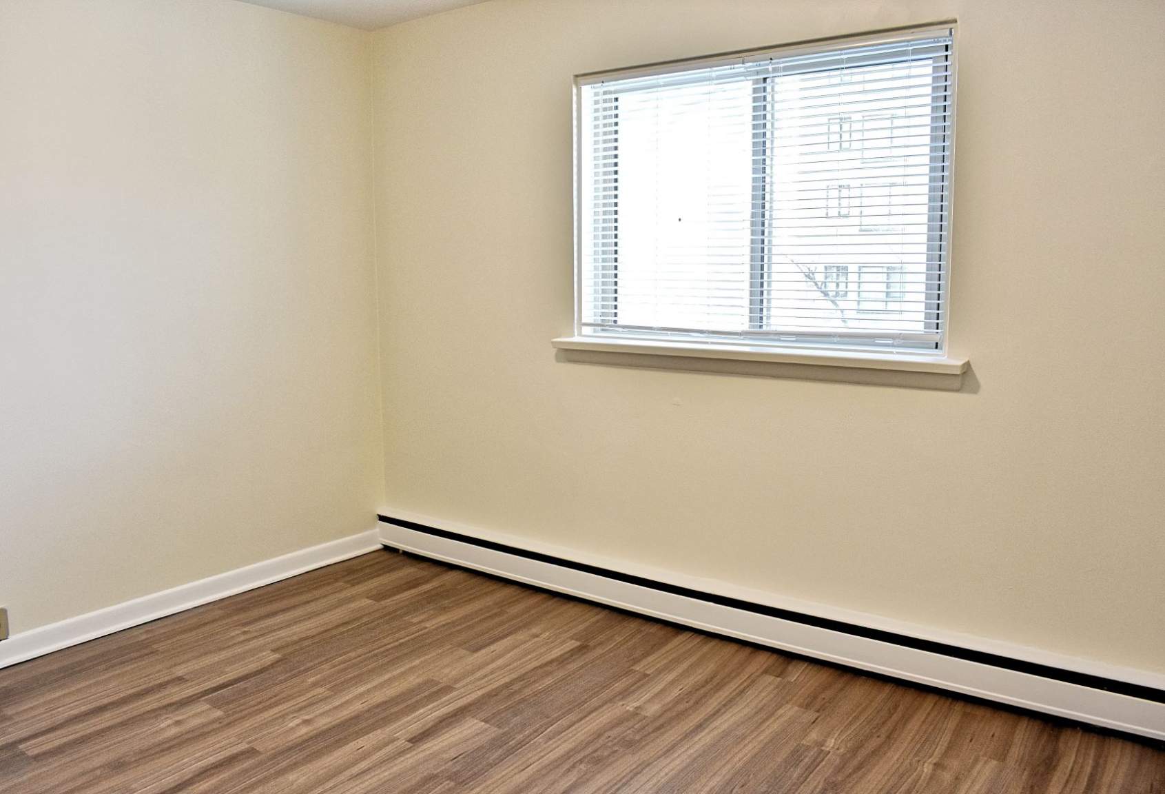 401 Stradbrook  - Photo 3