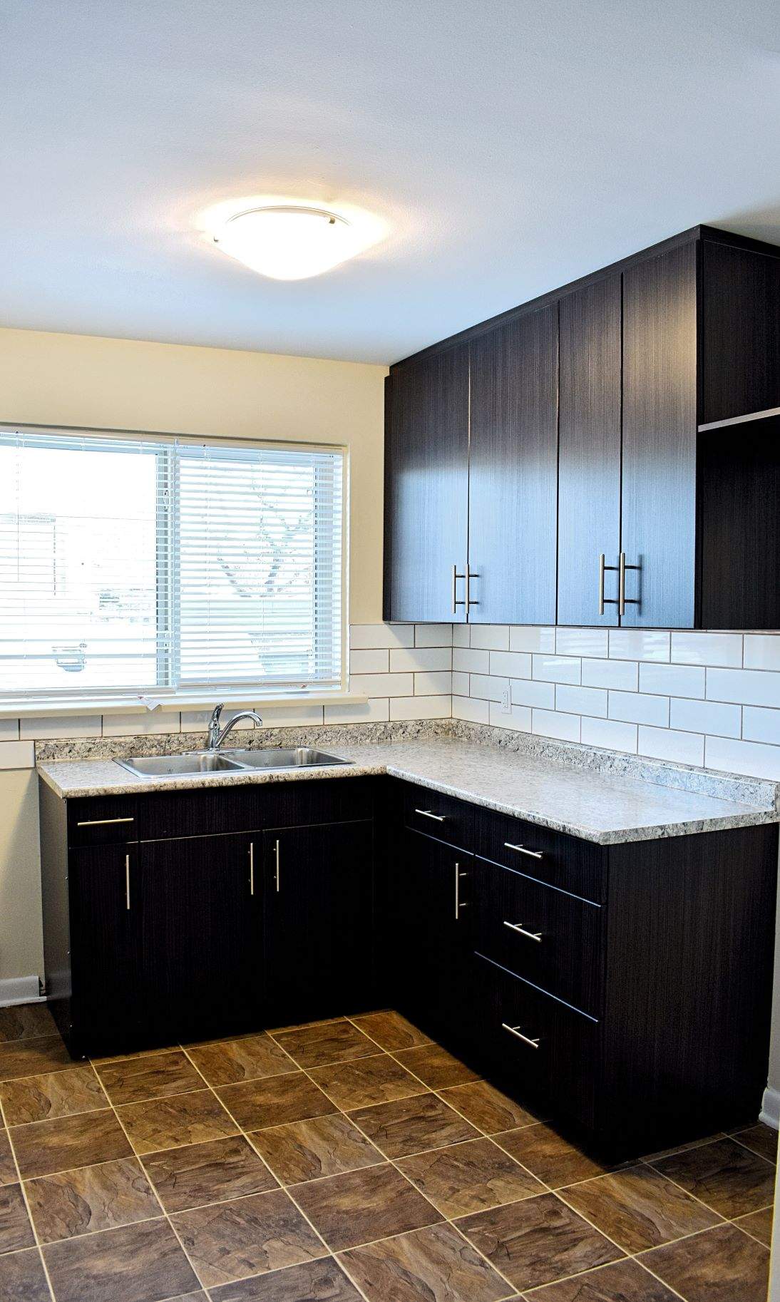 401 Stradbrook  - Photo 2