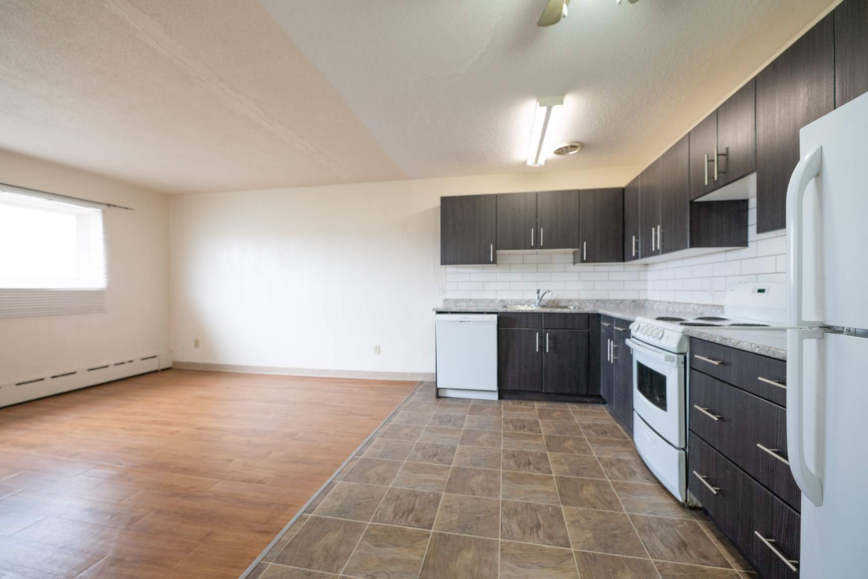 1139 Grant  - Photo 3
