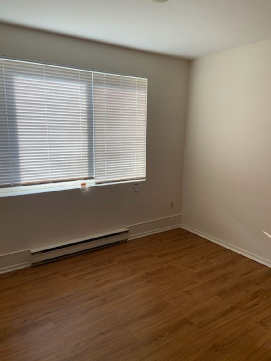 397 St. Anne's - Photo 7