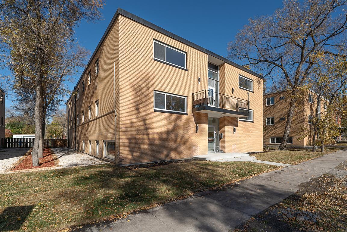 303 Stradbrook