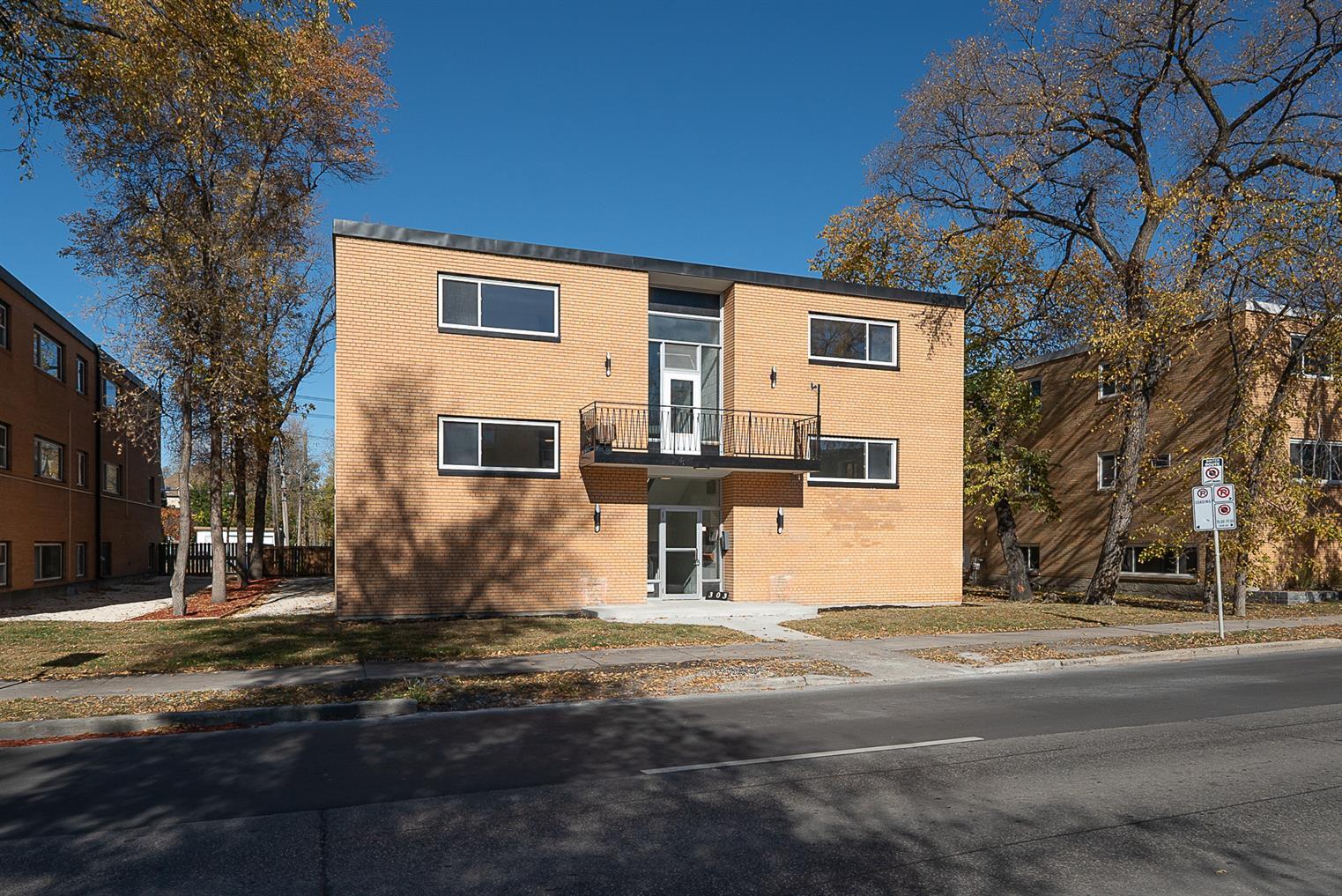 303 Stradbrook - Photo 2