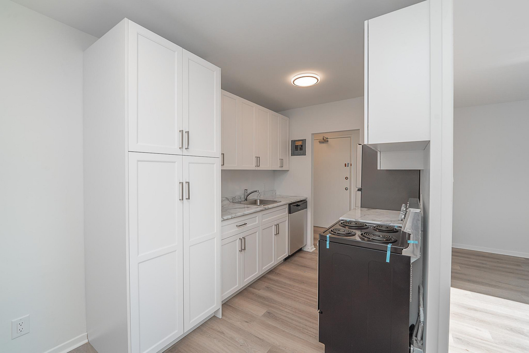 303 Stradbrook - Photo 5