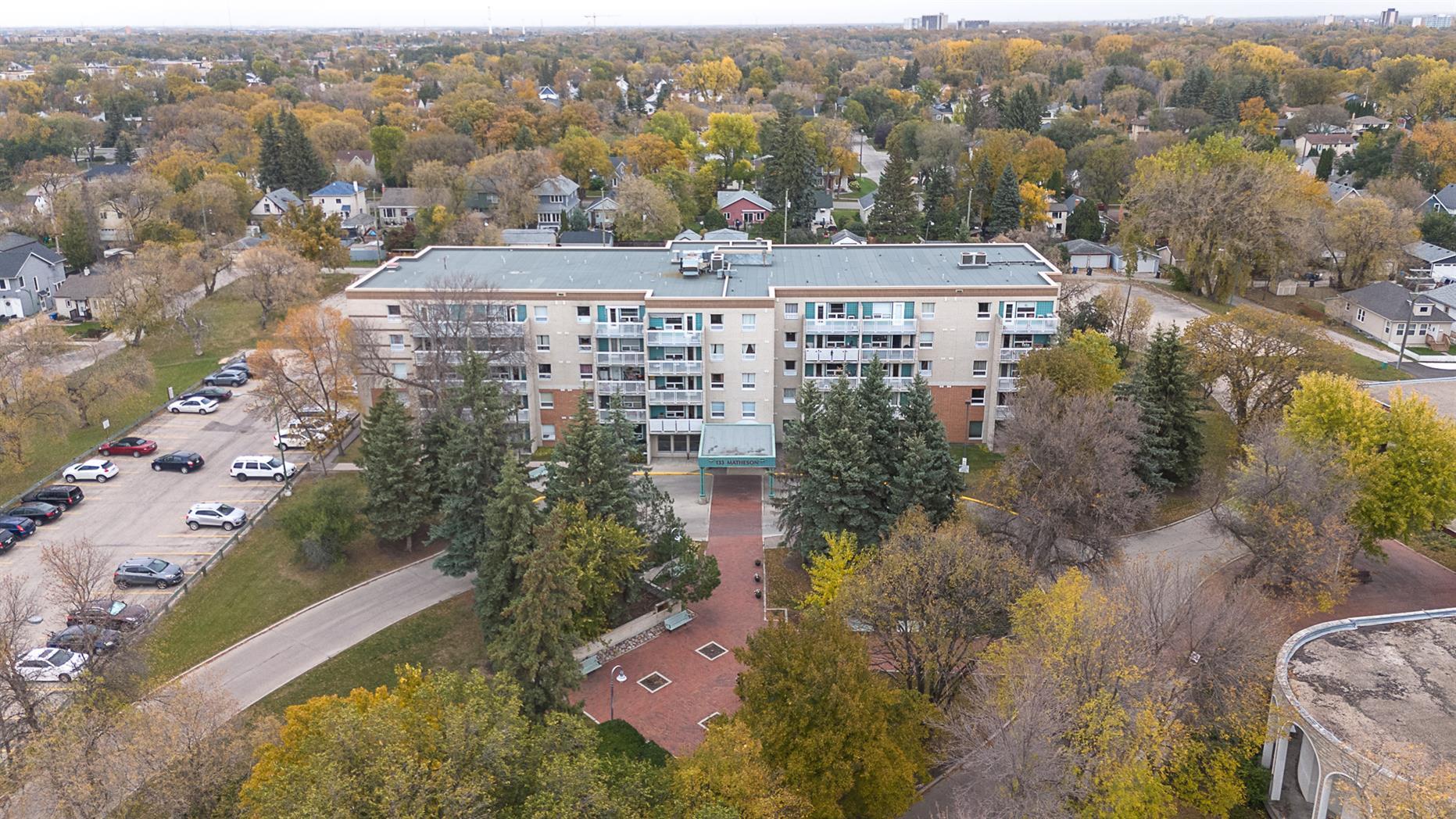 133 Matheson (55+ non-smoking) - Photo 2