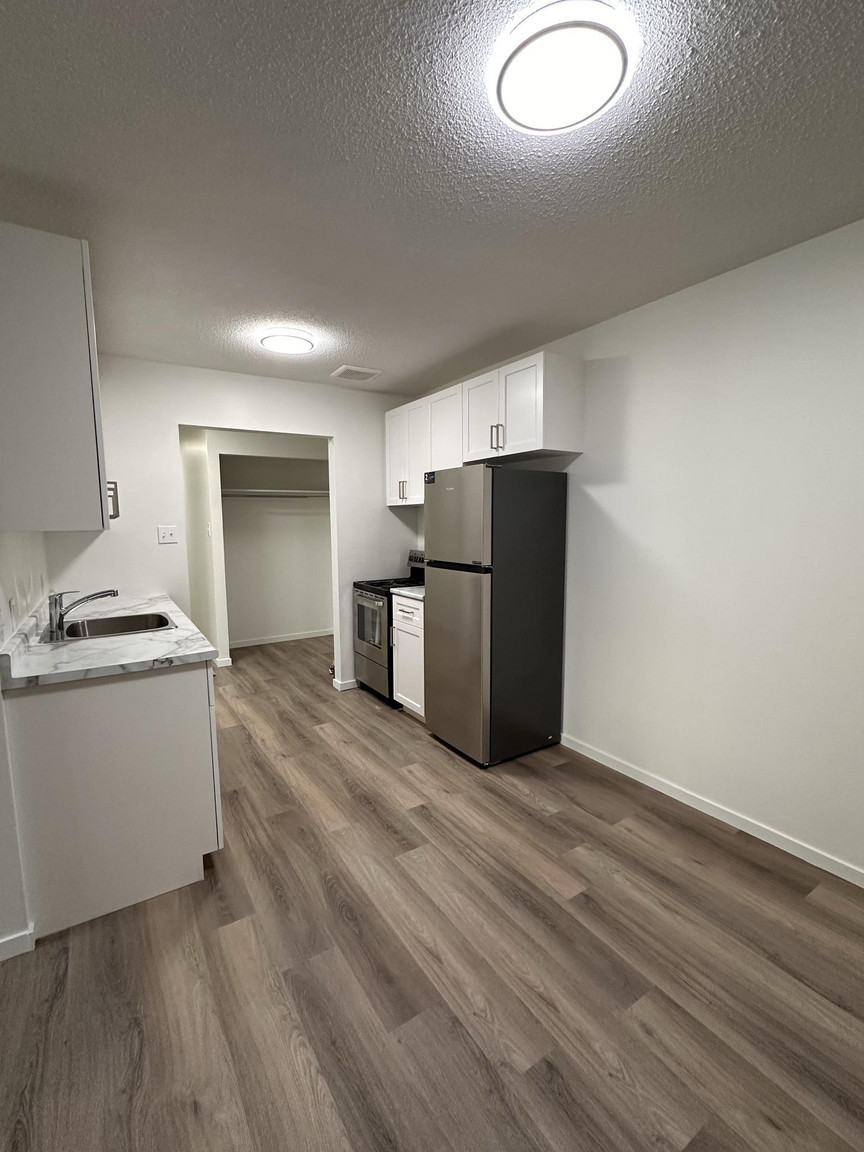 925 Chancellor - Photo 2