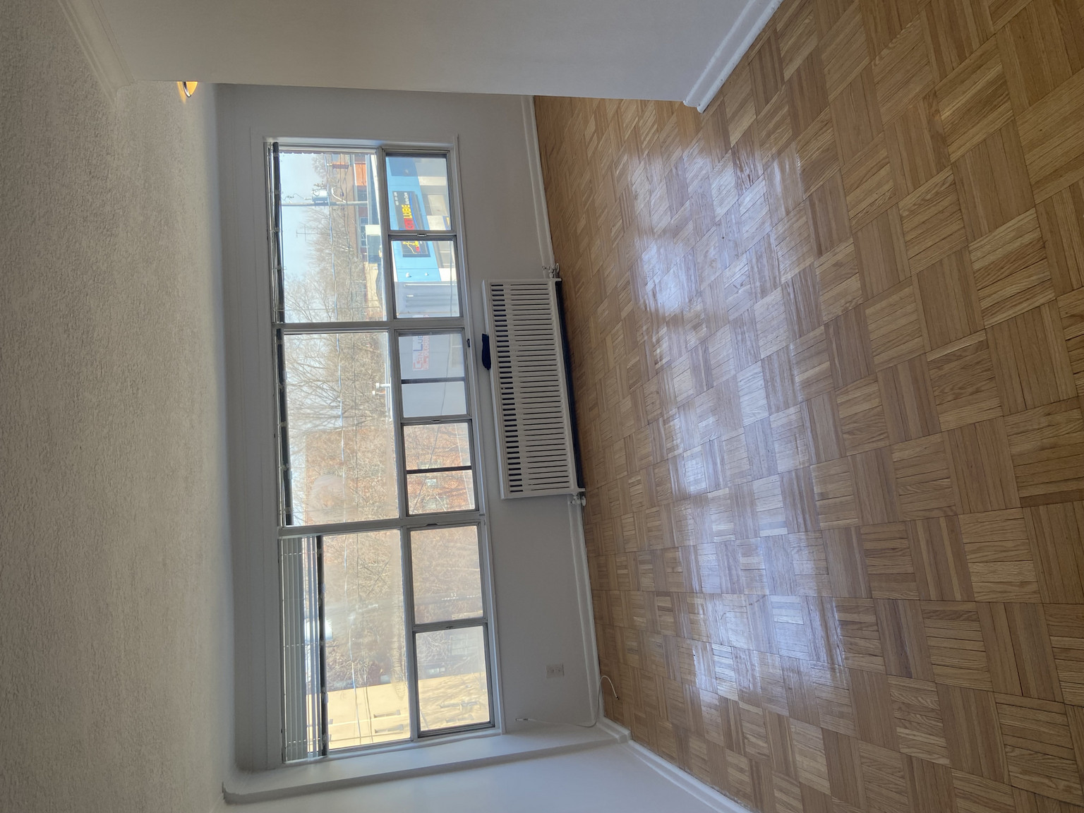 642 Vaughan  - Photo 3