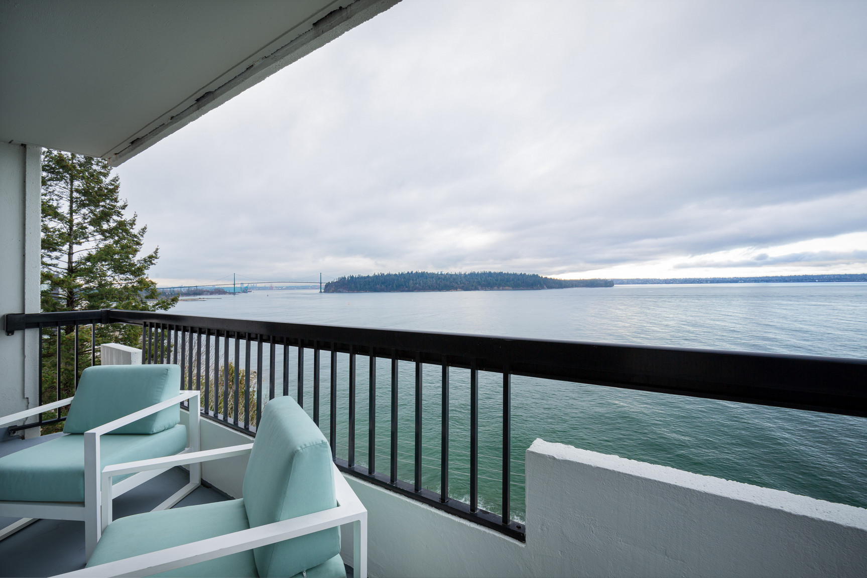 Shorewood Manor - West Vancouver  - Photo 18