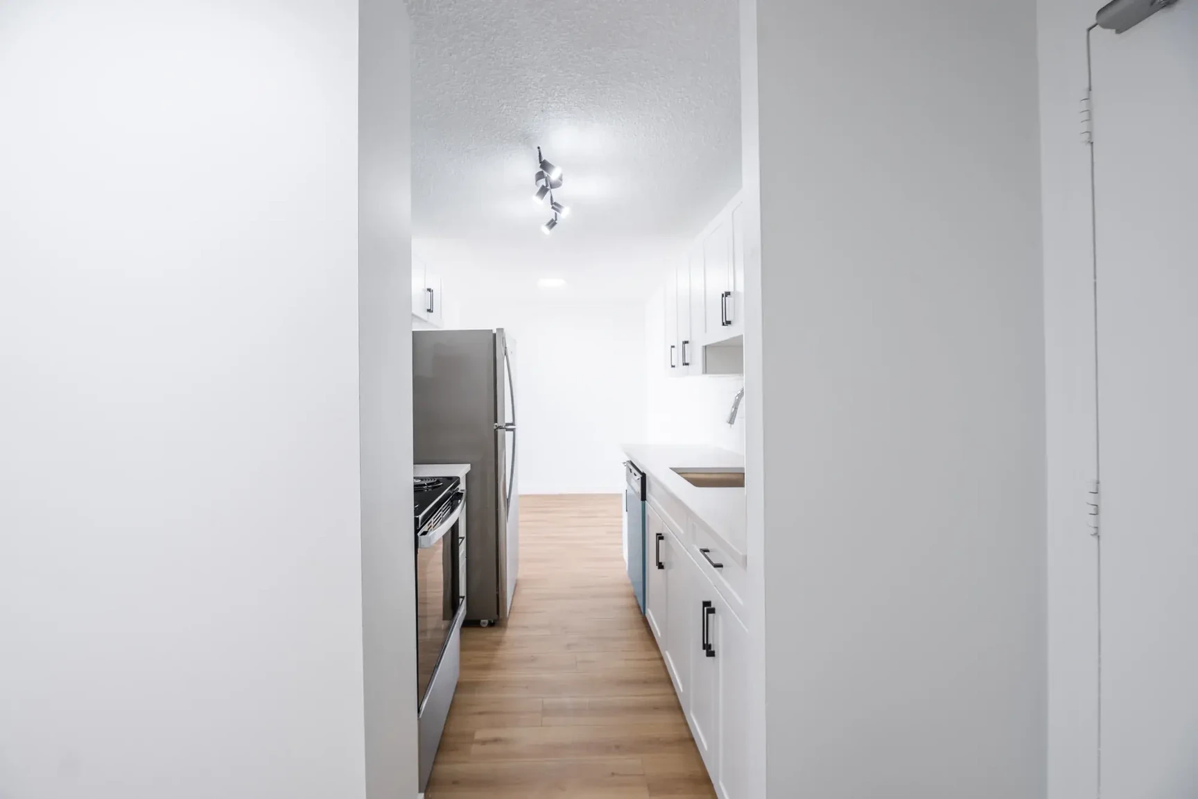 Glenmore Heights - Photo 4