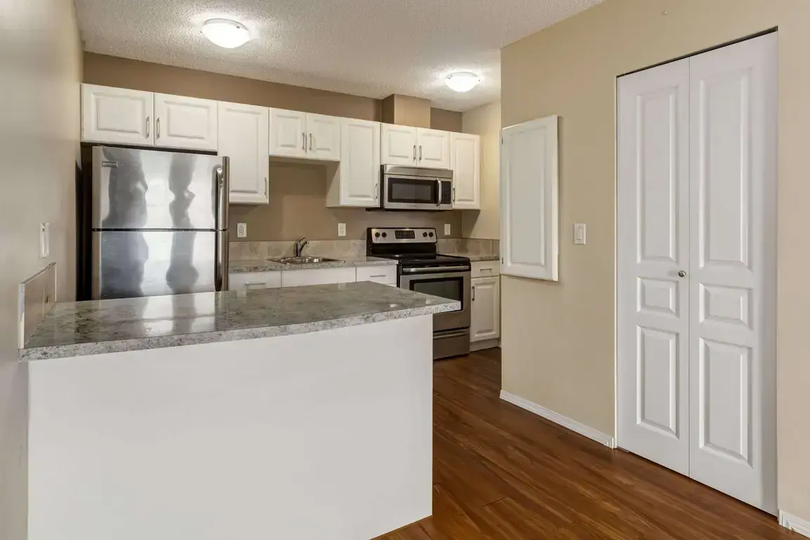 Oxford Apartments