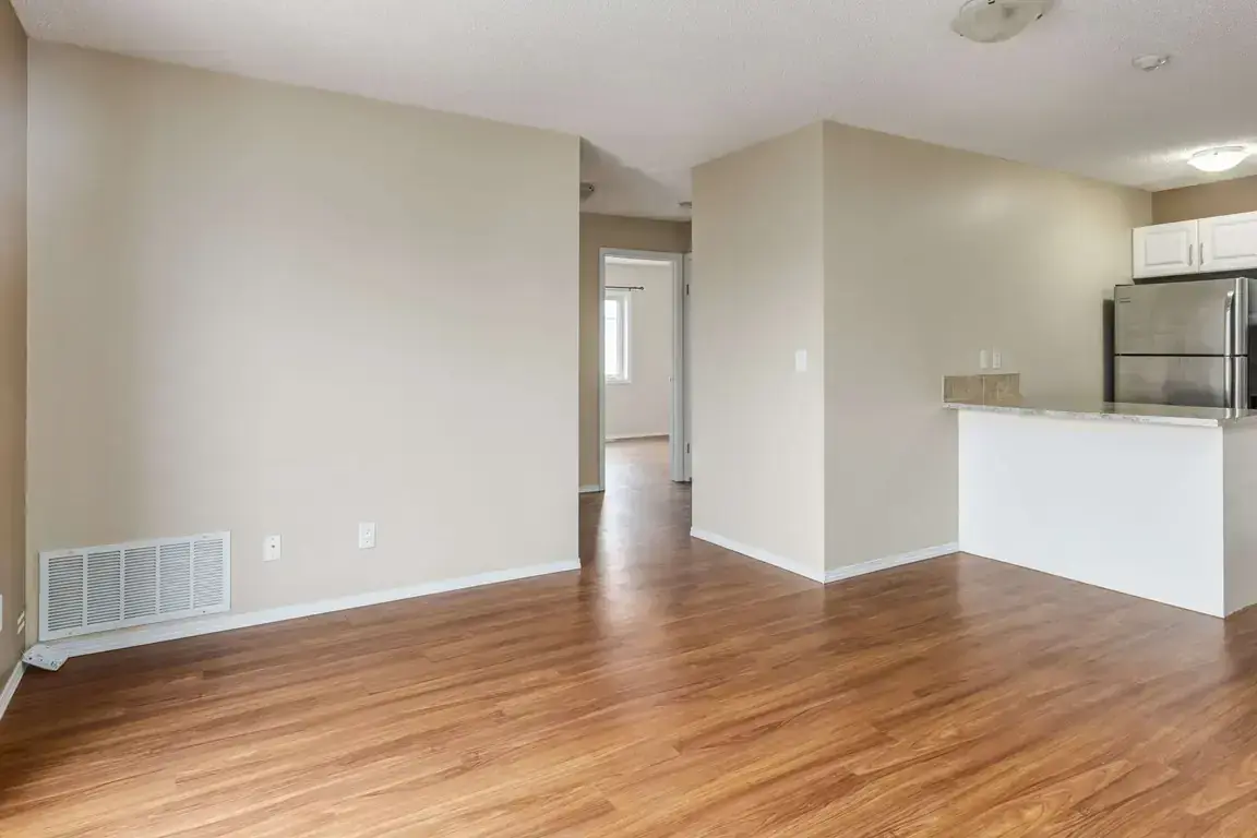 Oxford Apartments - Photo 7