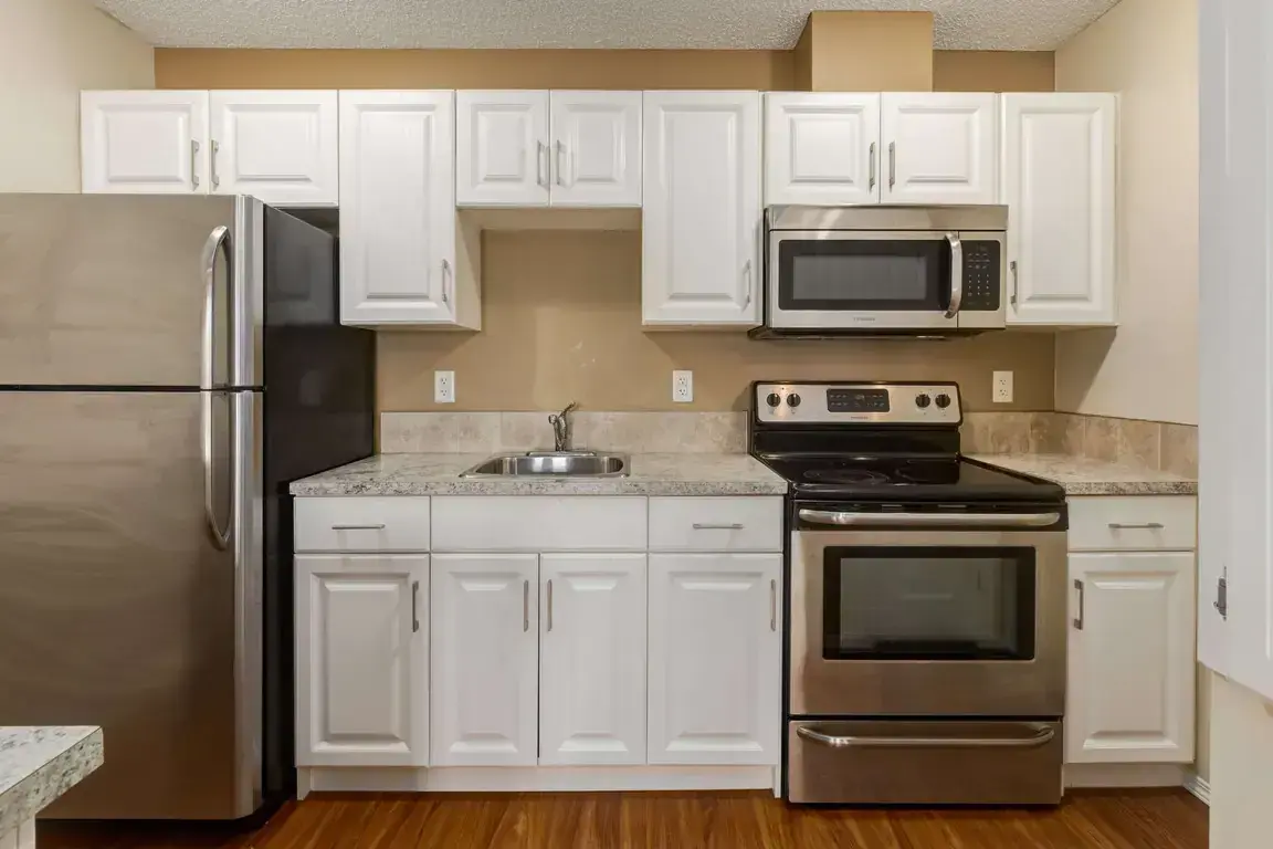 Oxford Apartments - Photo 9