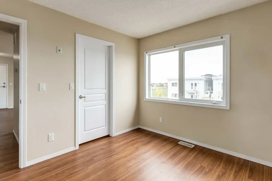 Oxford Apartments - Photo 12