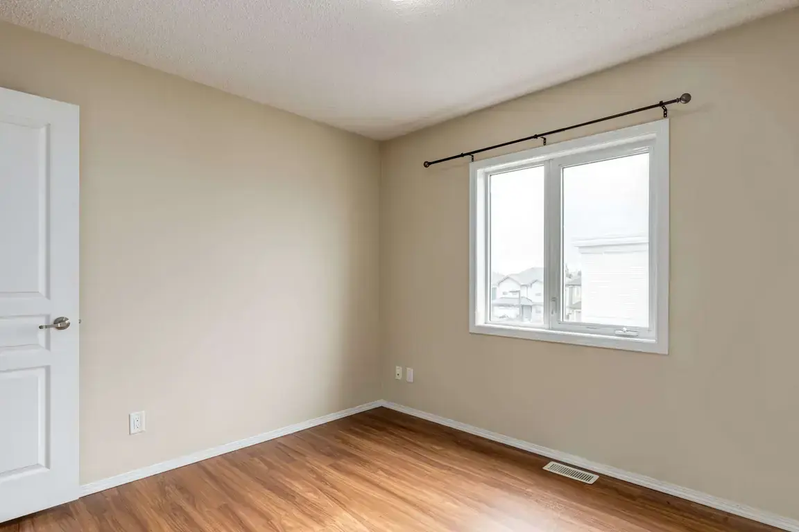Oxford Apartments - Photo 16