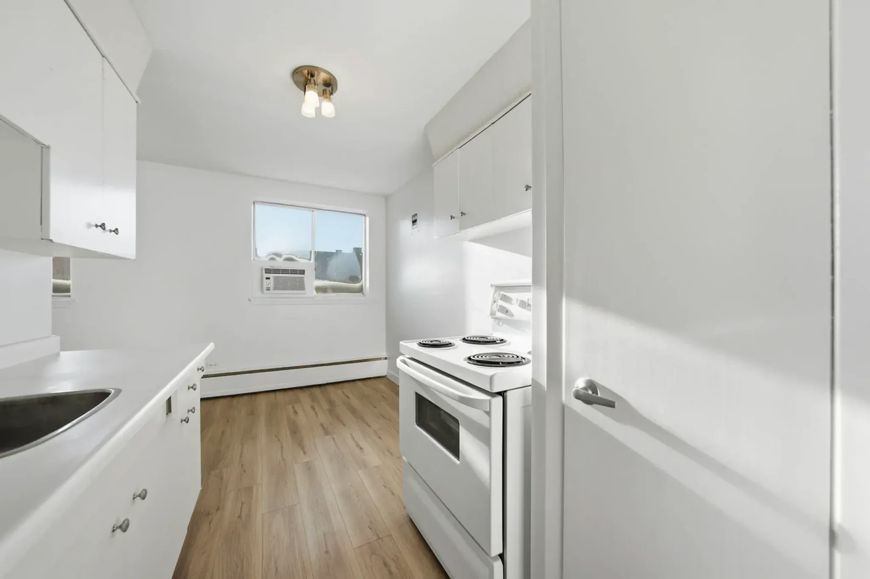Lady Robinson Apartments - Photo 7