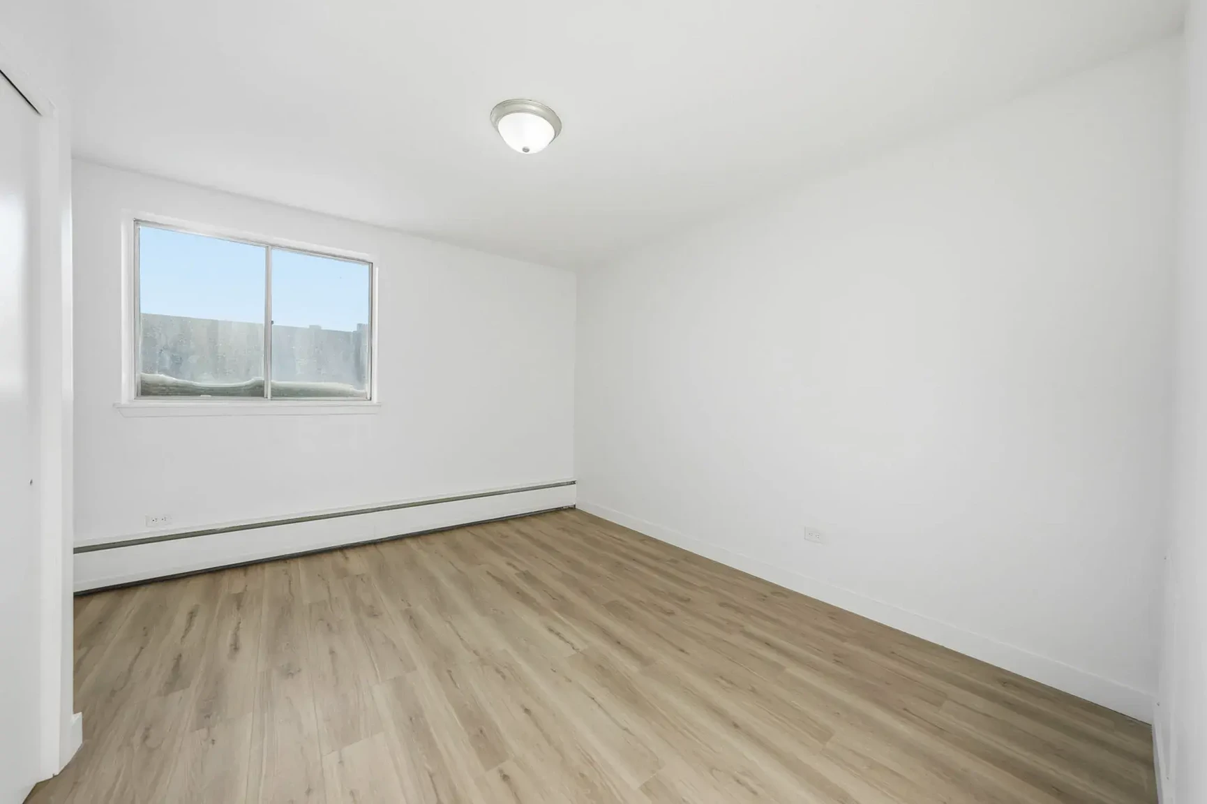 Lady Robinson Apartments - Photo 11