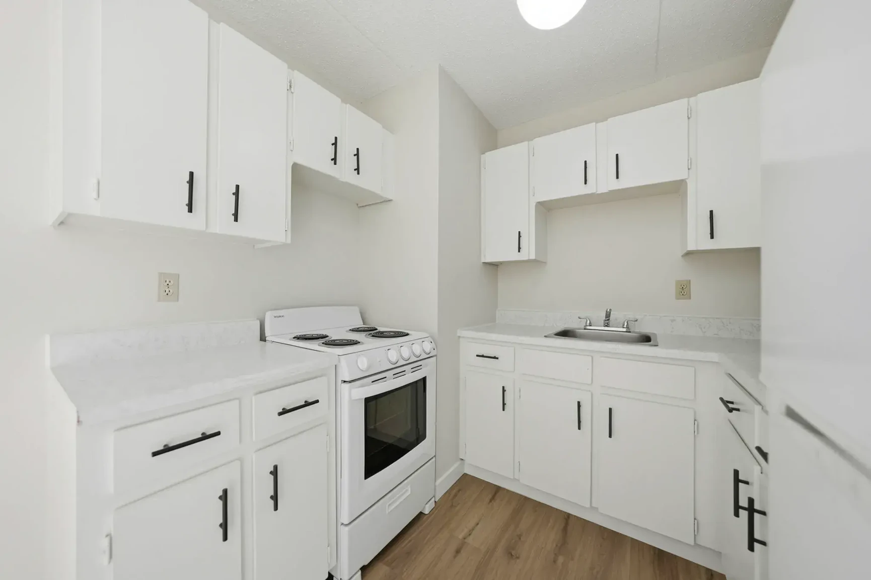Northgate Manor II - Photo 3