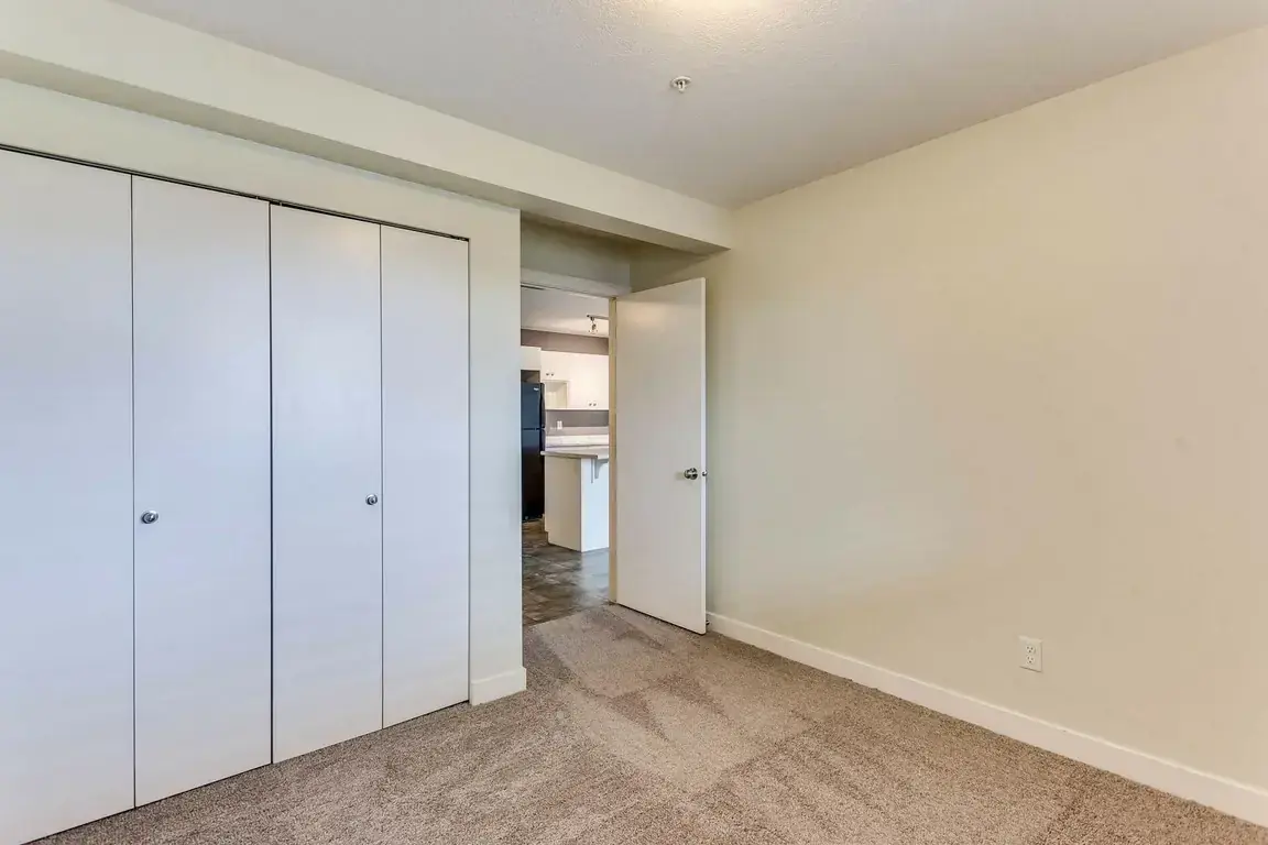 King's Heights - Photo 16