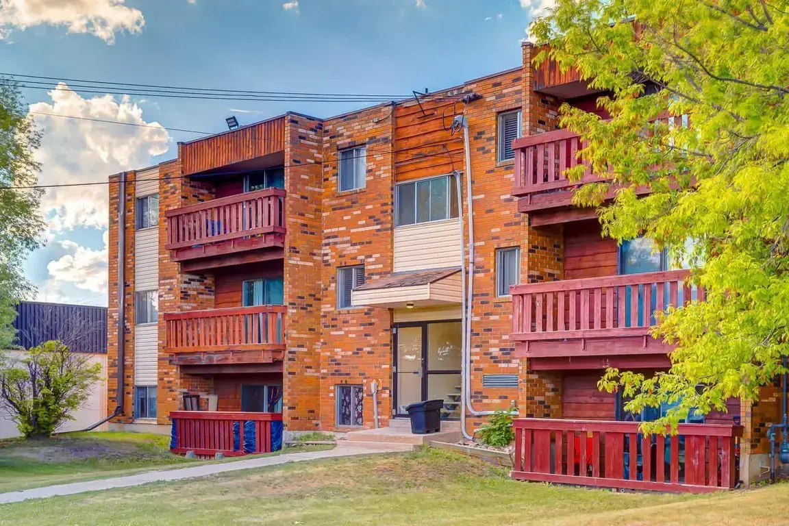 Hyland Manor apartments for rent in Bonnyville.
