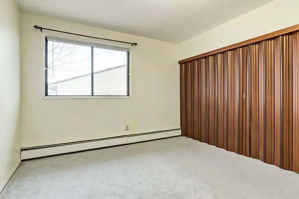 Good size bedroom at King Art in Bonnyville.