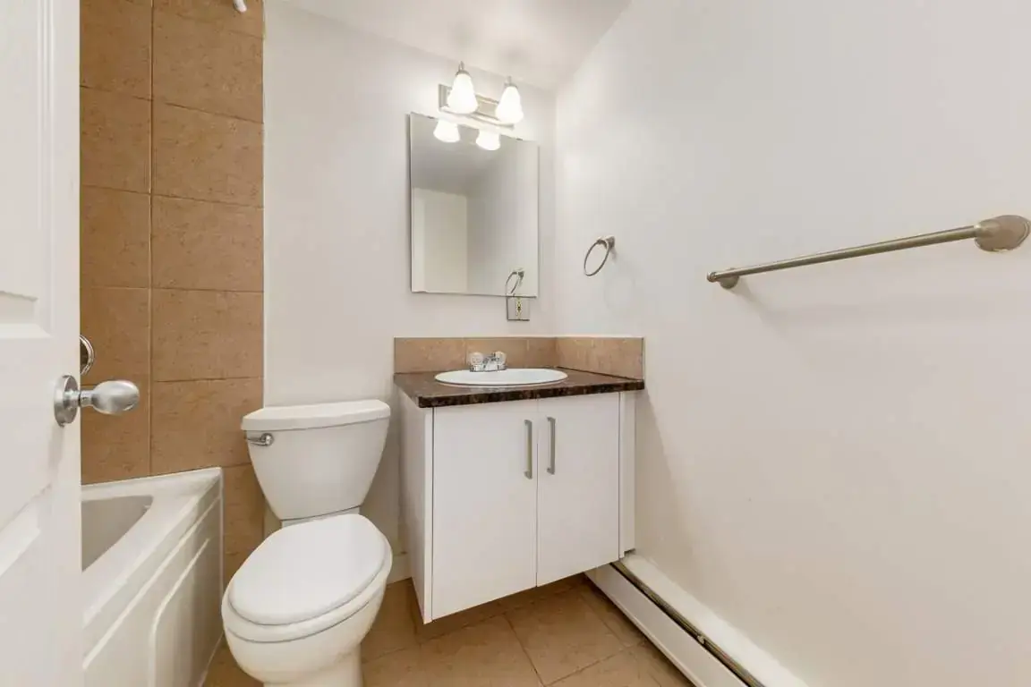 Alumni Apartments - Photo 6