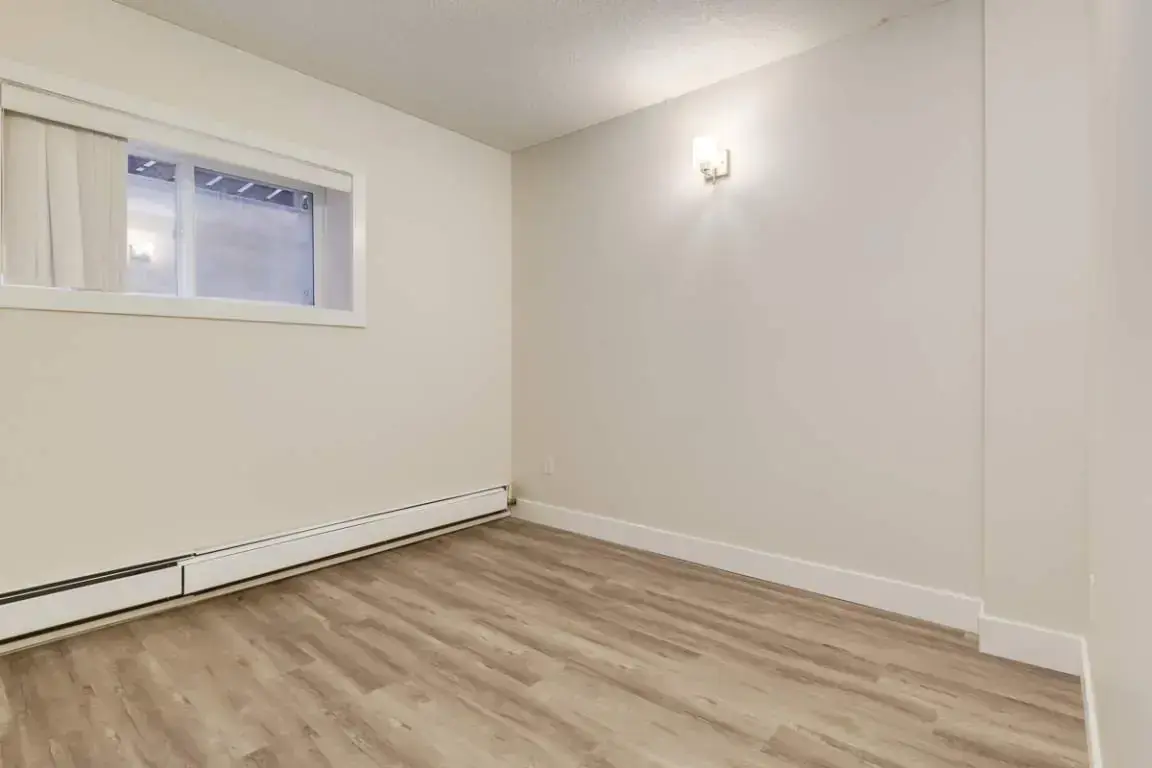 Alumni Apartments - Photo 11