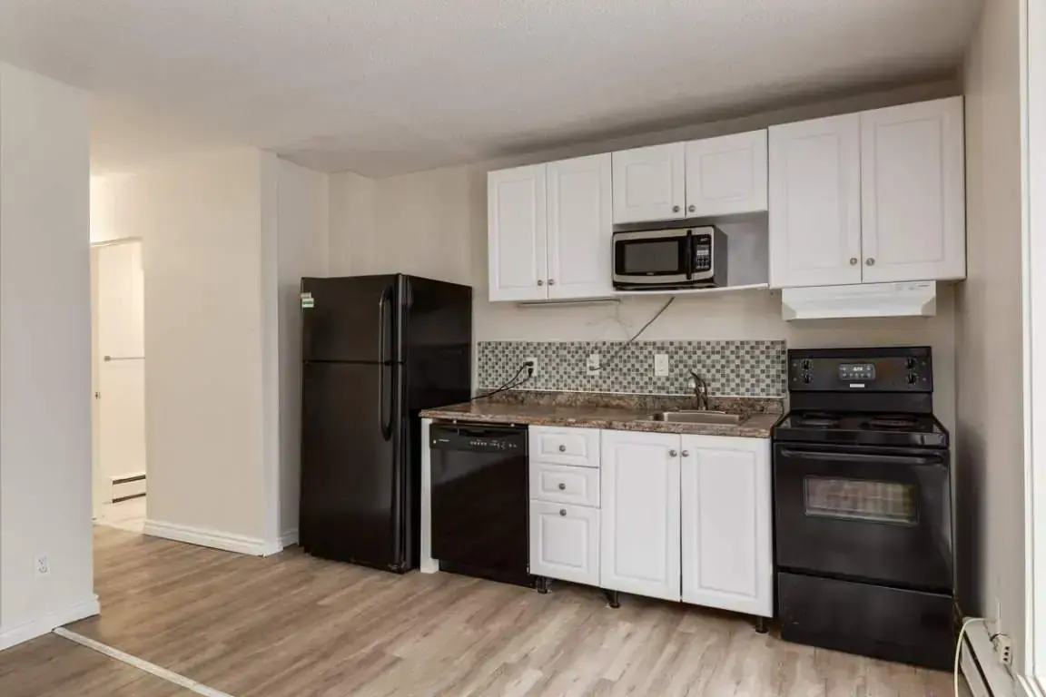Alumni Apartments - Photo 15
