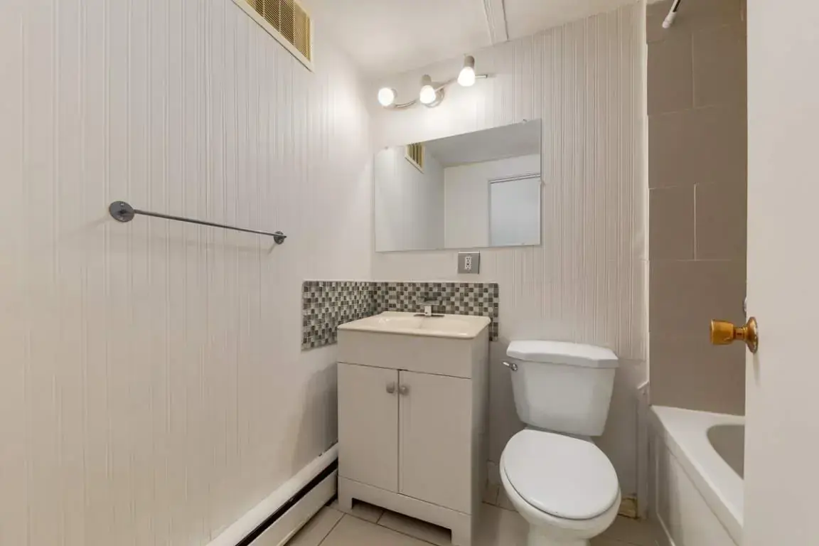 Alumni Apartments - Photo 20