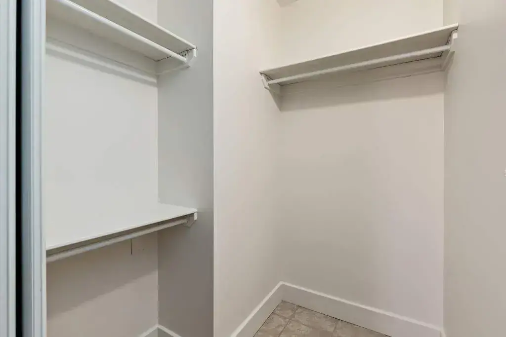 Garrison Apartments - Photo 13