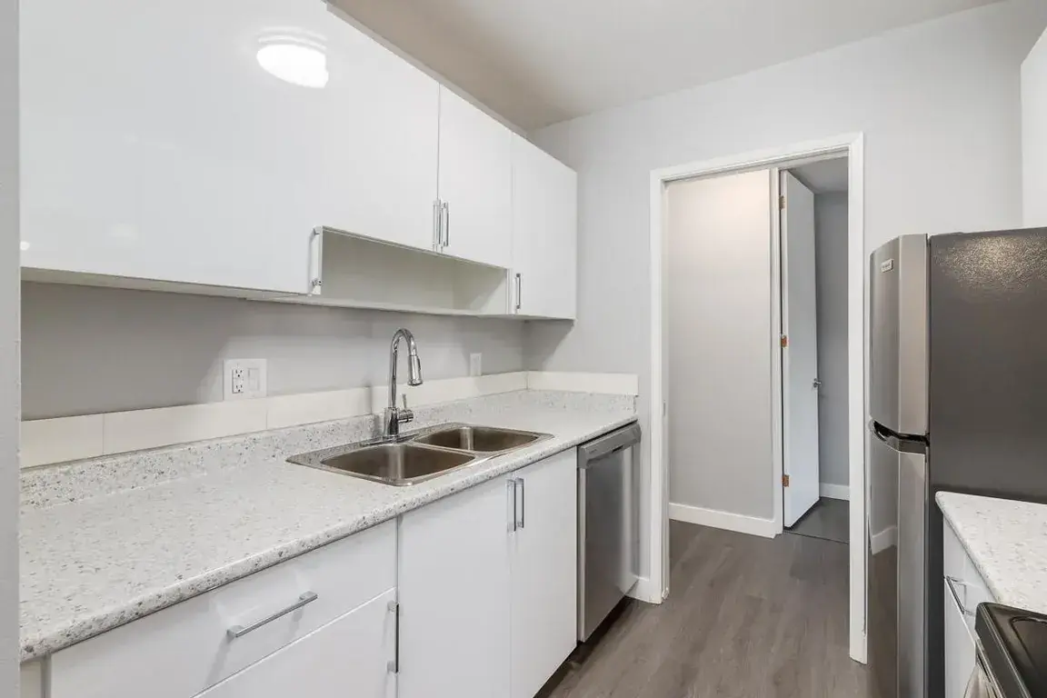 Glenmore Gardens Coach Homes - Photo 13