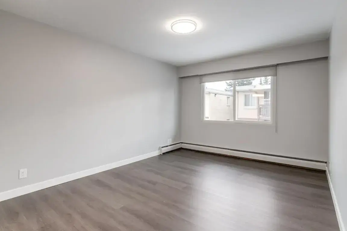 Glenmore Gardens Coach Homes - Photo 14
