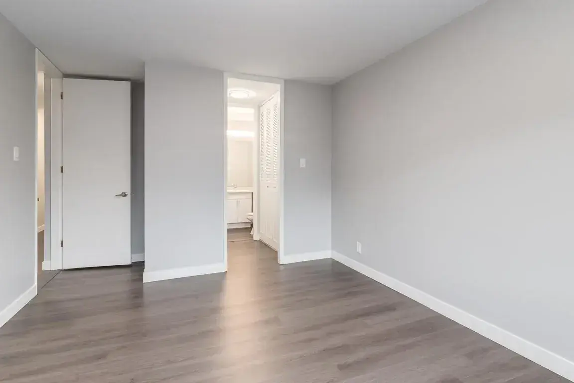 Glenmore Gardens Coach Homes - Photo 15
