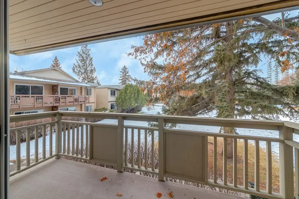 Glenmore Gardens Coach Homes - Photo 21