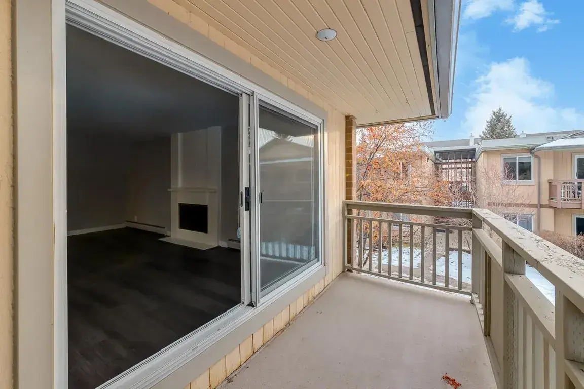 Glenmore Gardens Coach Homes - Photo 22