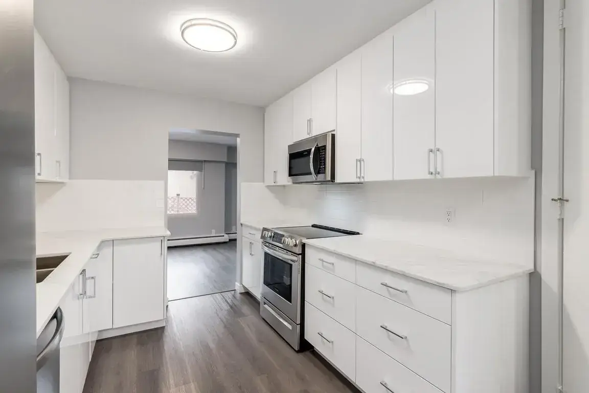 Glenmore Gardens Coach Homes - Photo 10