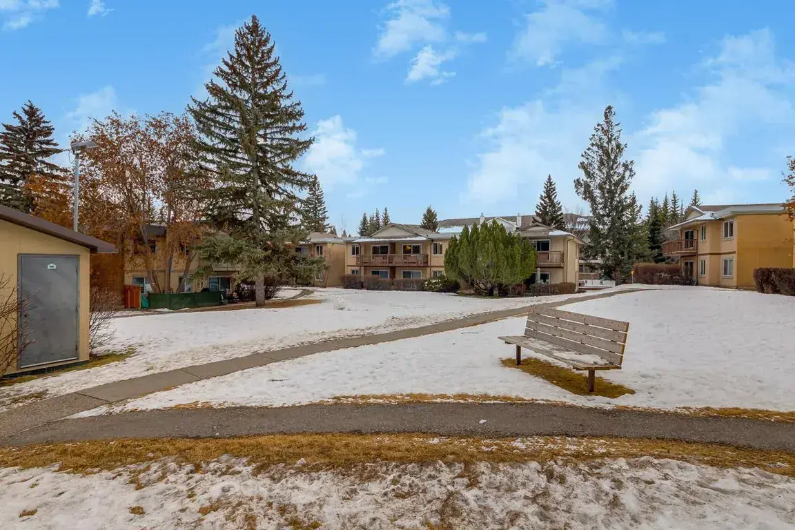 Glenmore Gardens Coach Homes - Photo 30