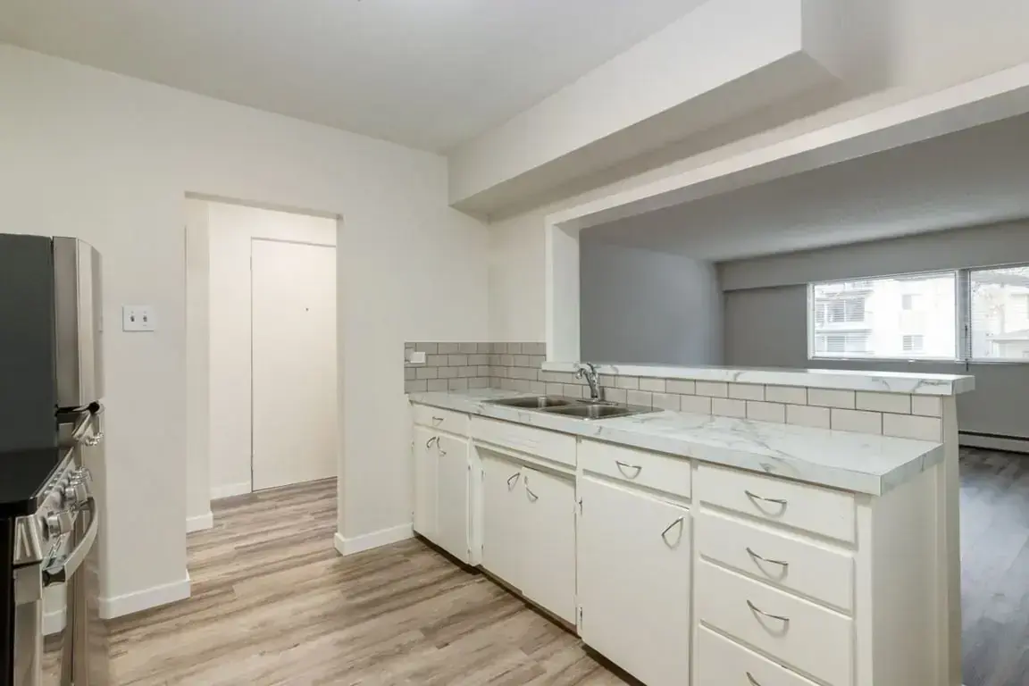 Peyto Apartments - Photo 3