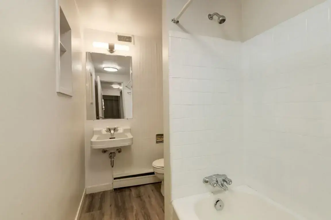 Peyto Apartments - Photo 11