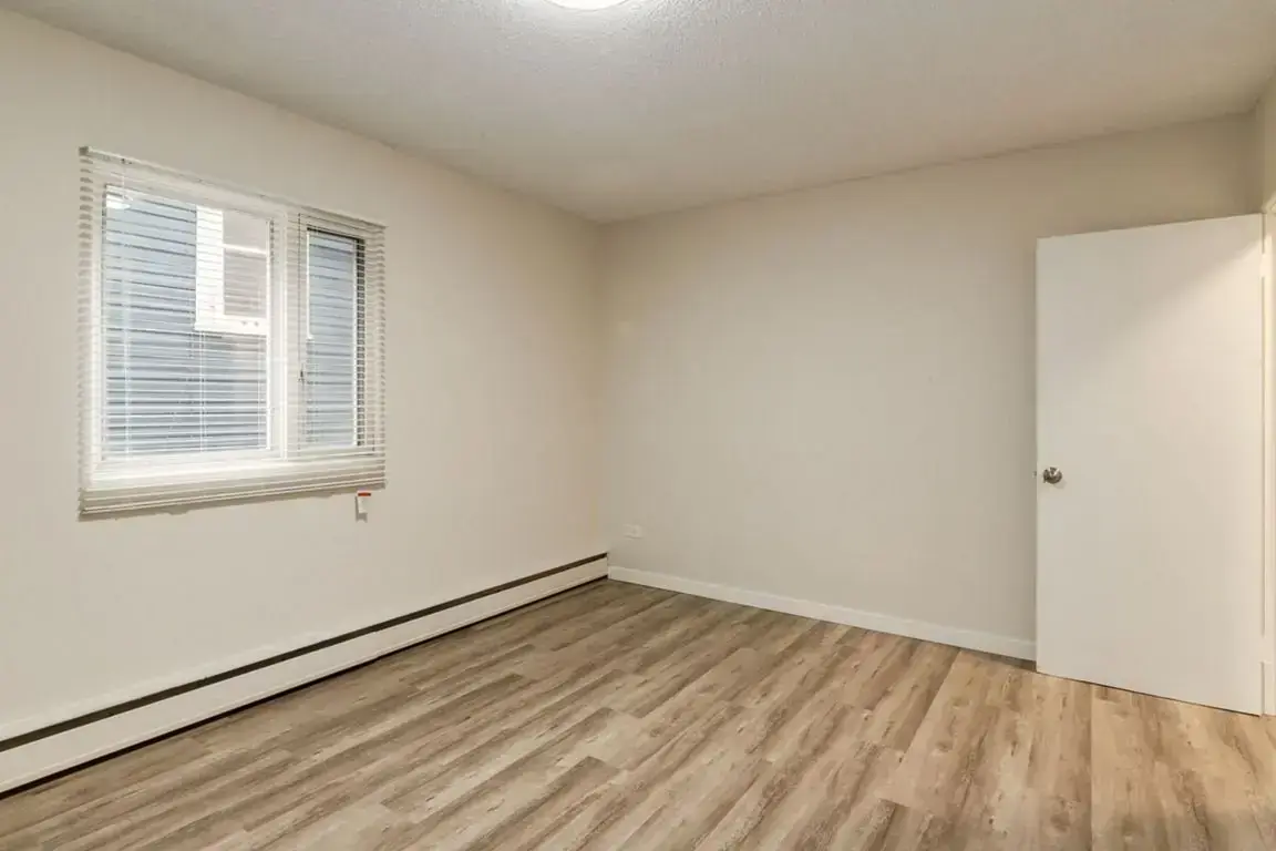Peyto Apartments - Photo 10