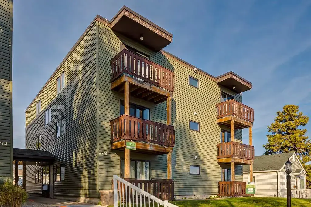 Lamplighter apartments for rent in Camrose.
