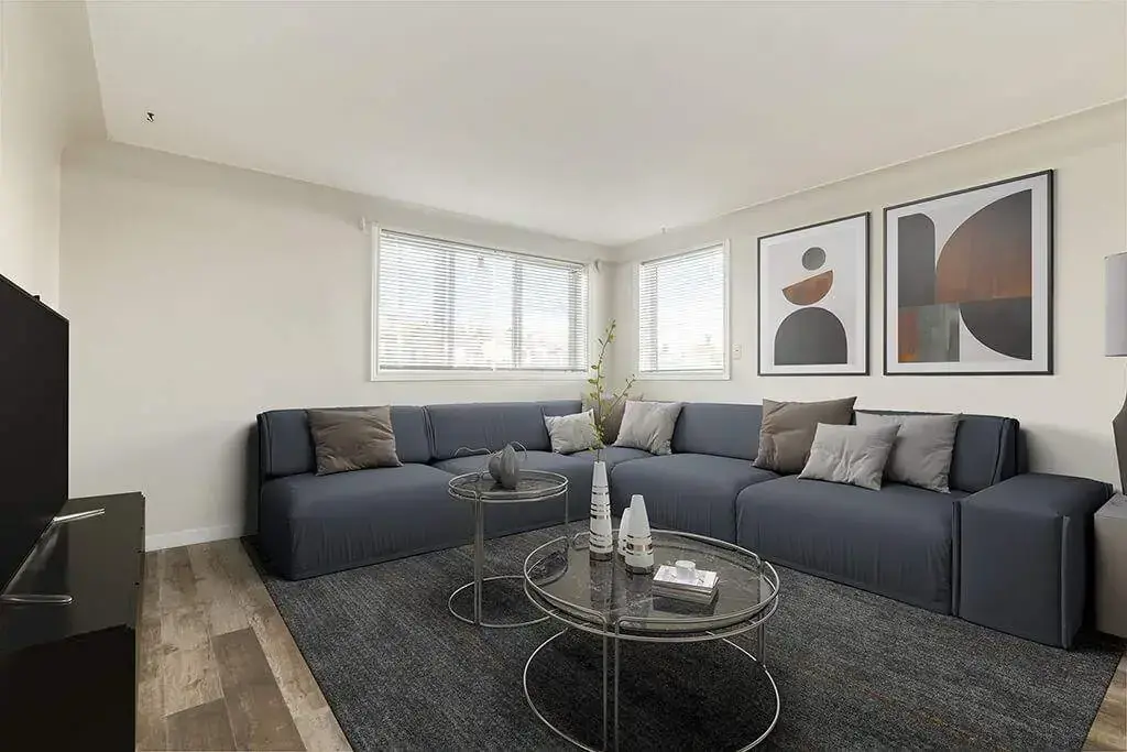 Brittany Apartments - Photo 2