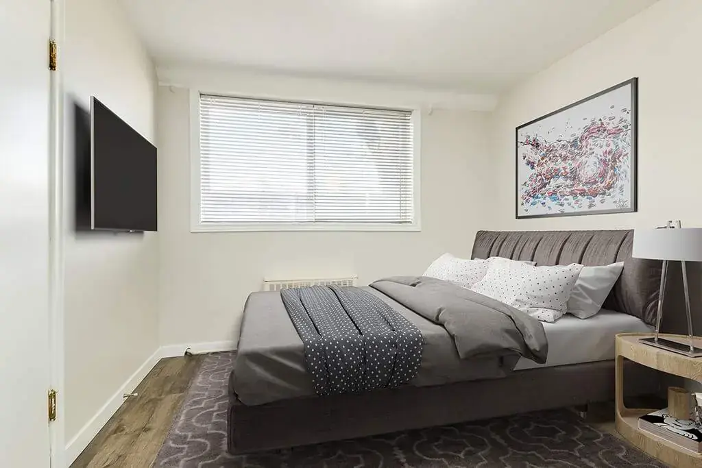 Brittany Apartments - Photo 3