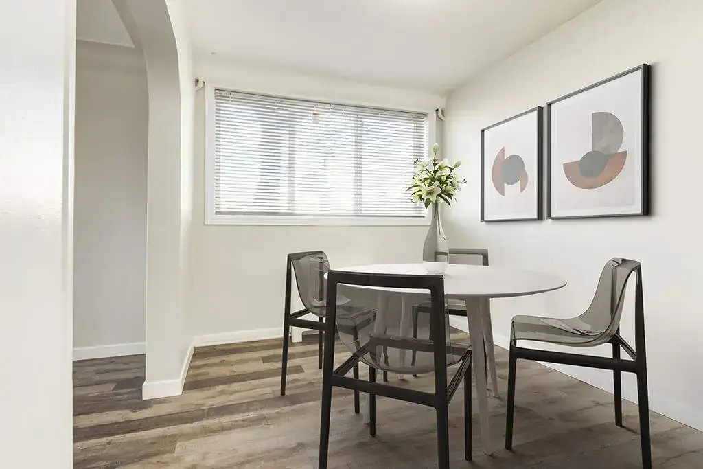 Brittany Apartments - Photo 4