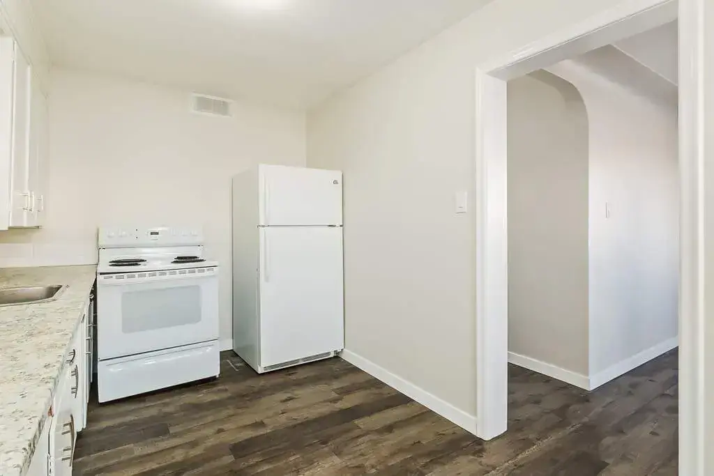 Brittany Apartments - Photo 6