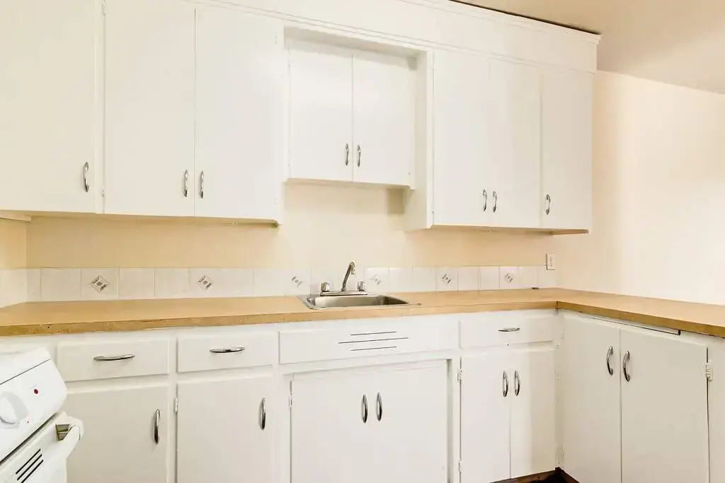 Brittany Apartments - Photo 9
